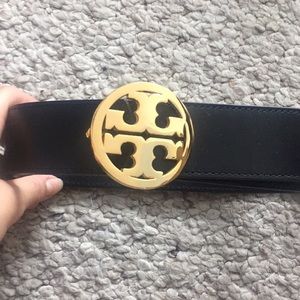 Authentic Tory Burch Logo belt in black and gold